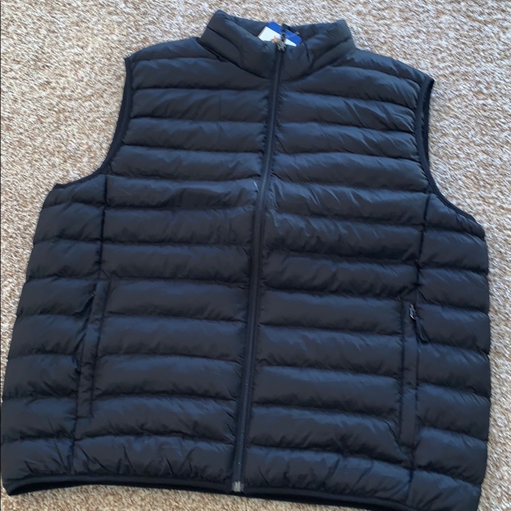 Men’s puffy down vest